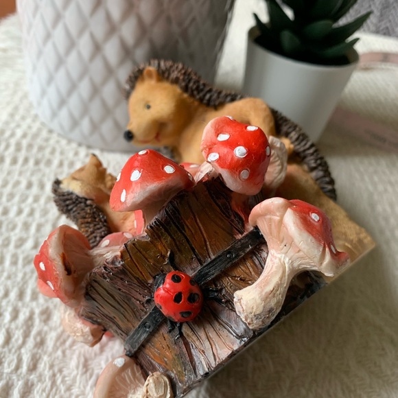 Cute little porcupine decoration - Picture 6 of 7